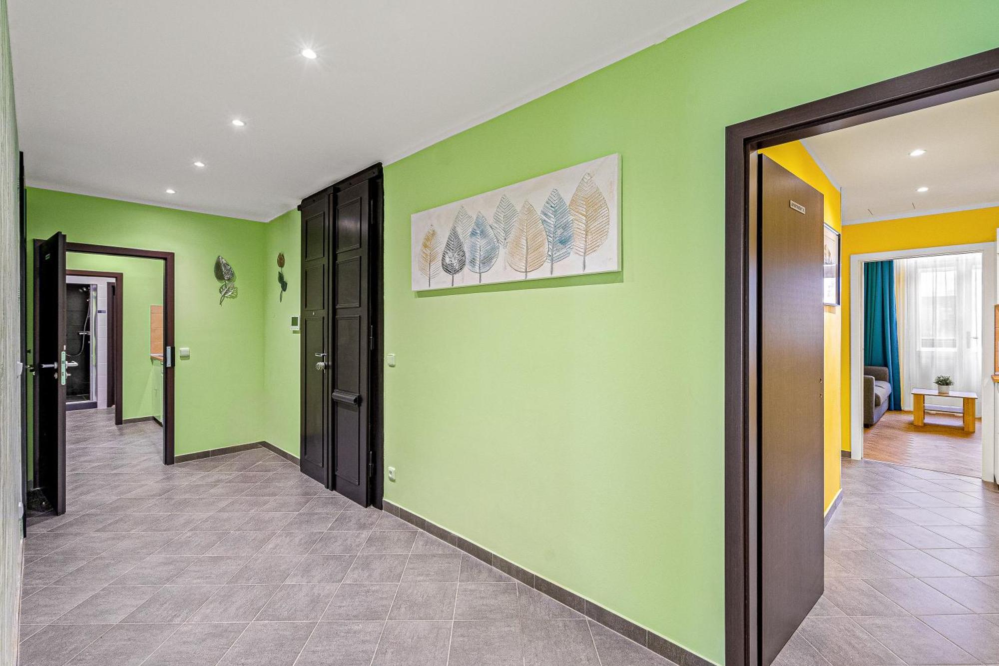 Oasis Apartments At Charles Square Prag Exterior foto