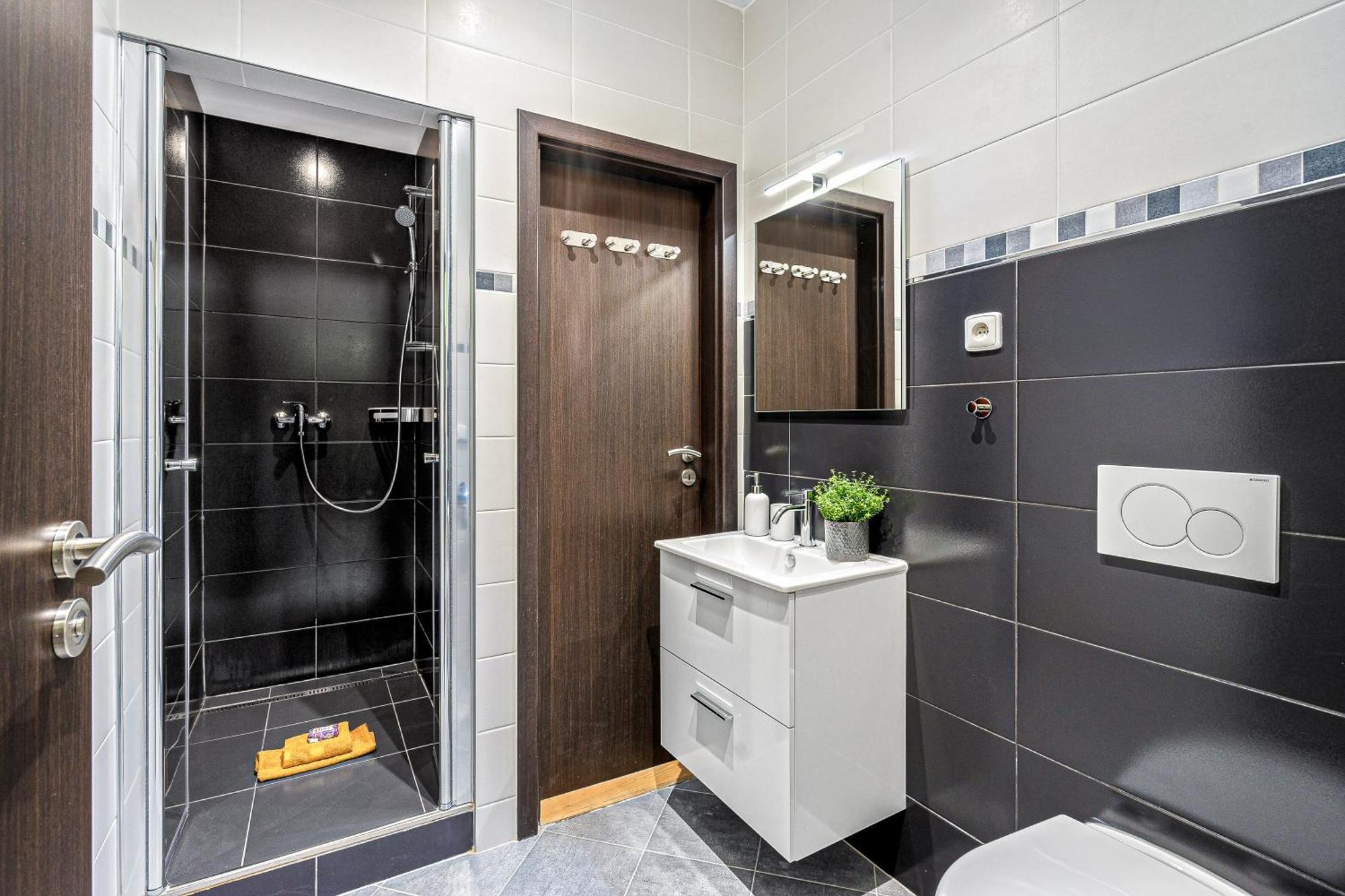 Oasis Apartments At Charles Square Prag Exterior foto